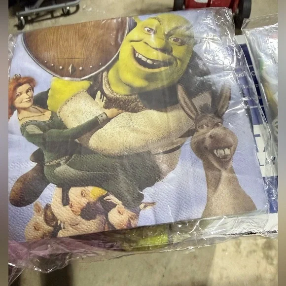 Party supplies bundle - Picture 5 of 9